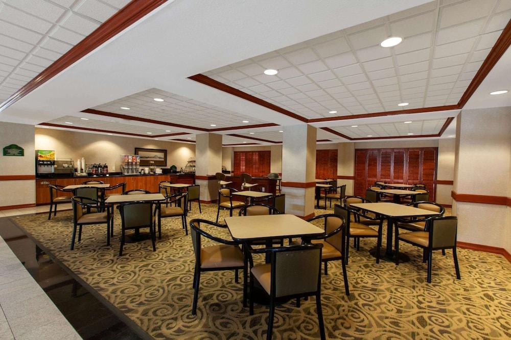Wingate By Wyndham Houston / Willowbrook Bagian luar foto